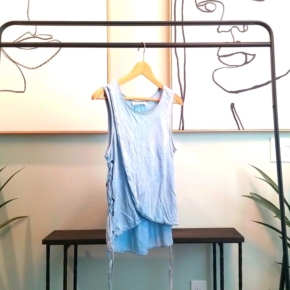 Fourteenth&9th. Size S. Vintage blue top